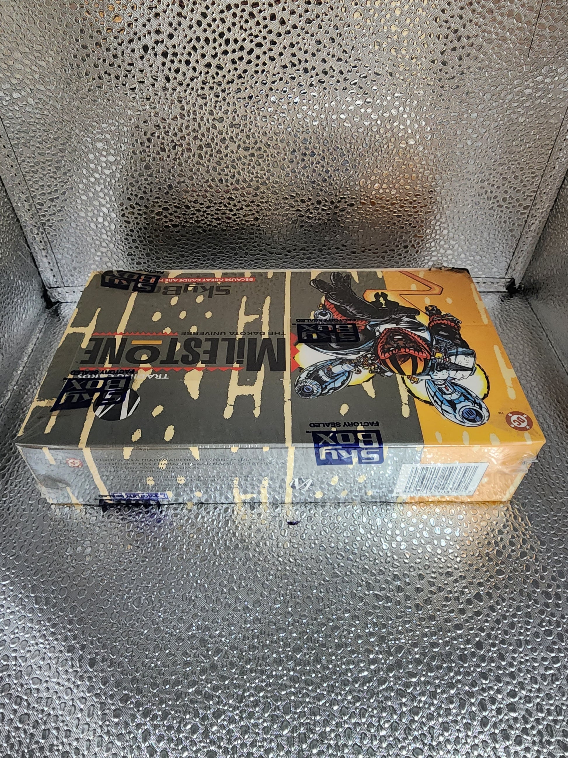 1993 DC Milestone The Dakota Universe Trading Cards Skybox 36 Packs Sealed MINT