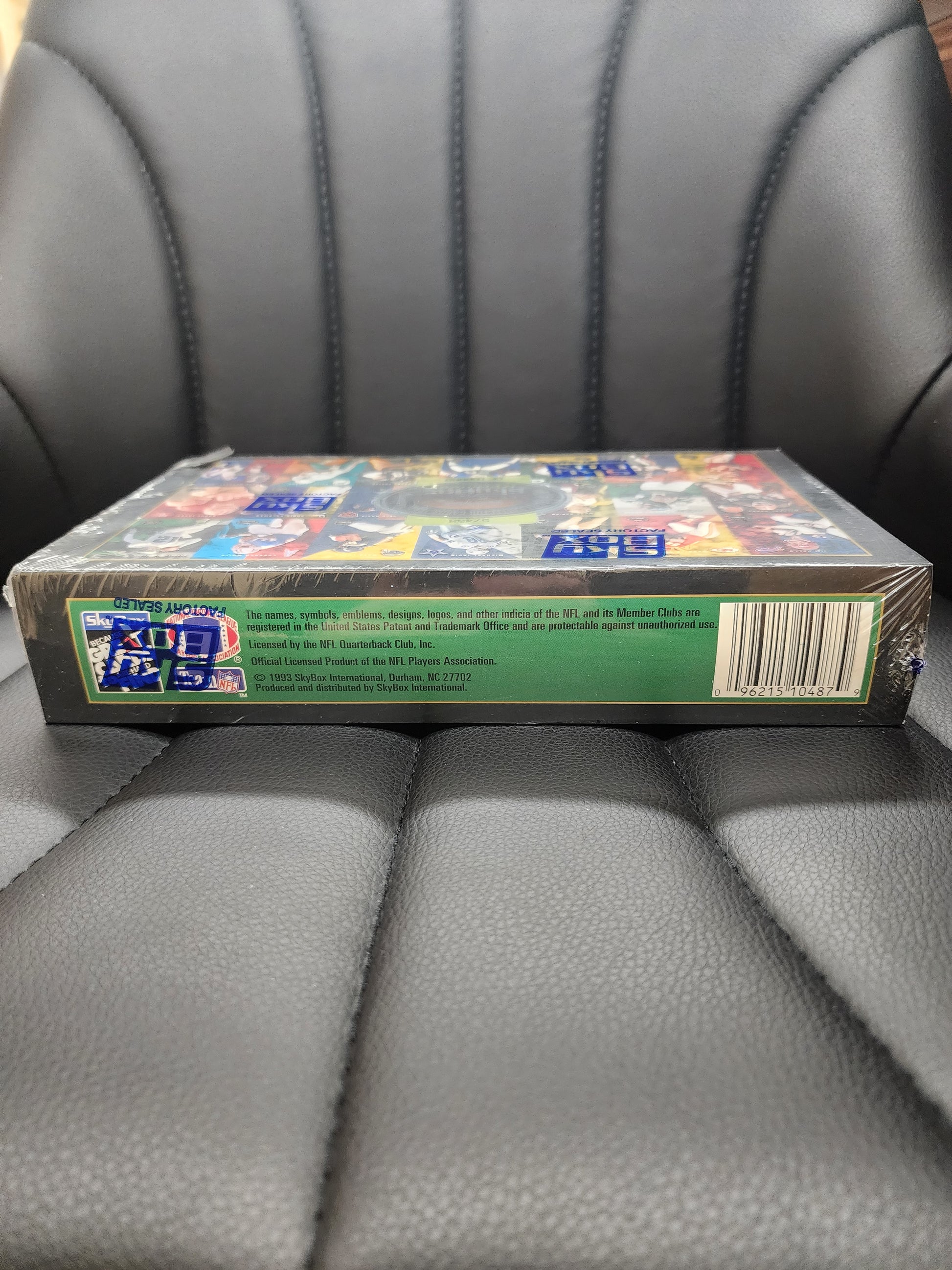 1993-94 Skybox Premium NFL Football Factory Sealed Box 36 Packs MINT