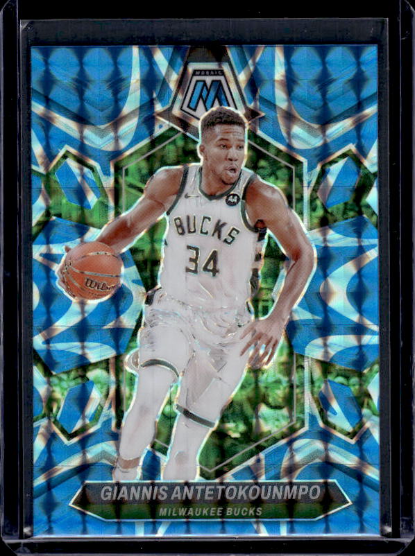 2023-24 Panini Mosaic #77 Giannis Antetokounmpo Reactive Blue