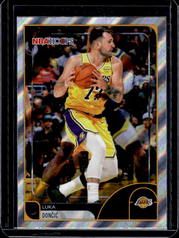 2025-26 Hoops #8 Luka Dončić Rainbow